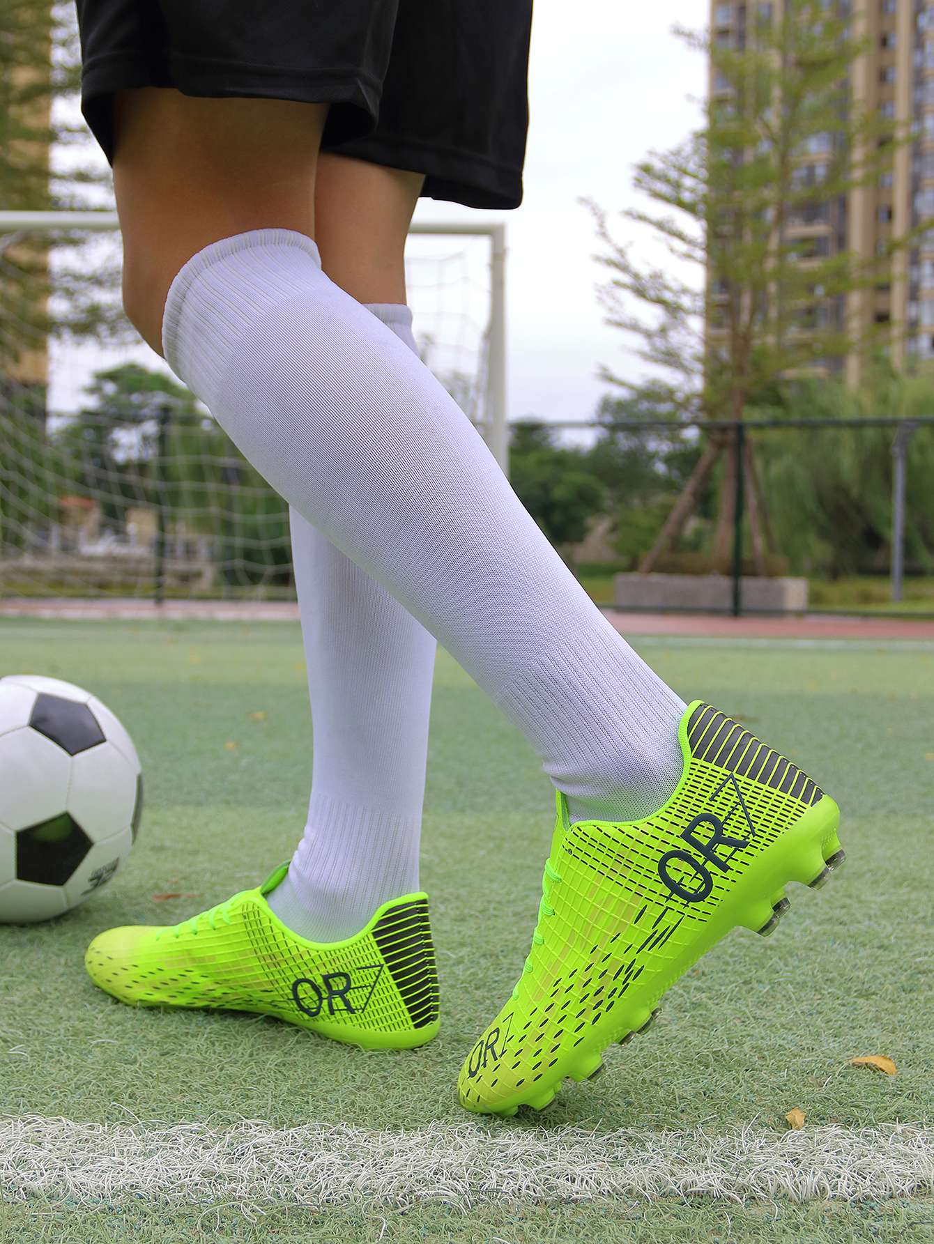 TF/FG Football Field Boots Original Men Women Studded Football Shoes Turf Match Ultralight Soccer Shoes Cleats Unisex Resistant