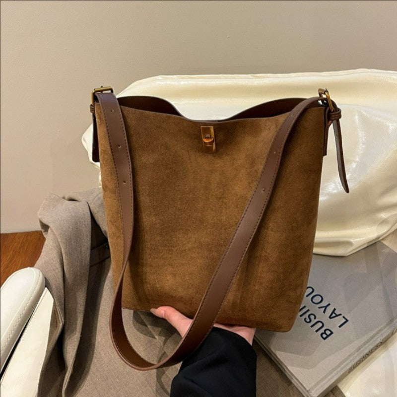 Shoulder Bags Bucket Bag Retro Suede Fur Women Tote Bag New Style Versatile Shoulder & Crossbody Bag 2025