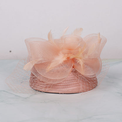 FS Casamento Igreja Chapéus Vermelhos Fascinadores Para Mulheres Com Véu de Pena Festa Coquetel Adorno de Cabeça 2025 Senhora Elegante Chapéu Kentucky Derby