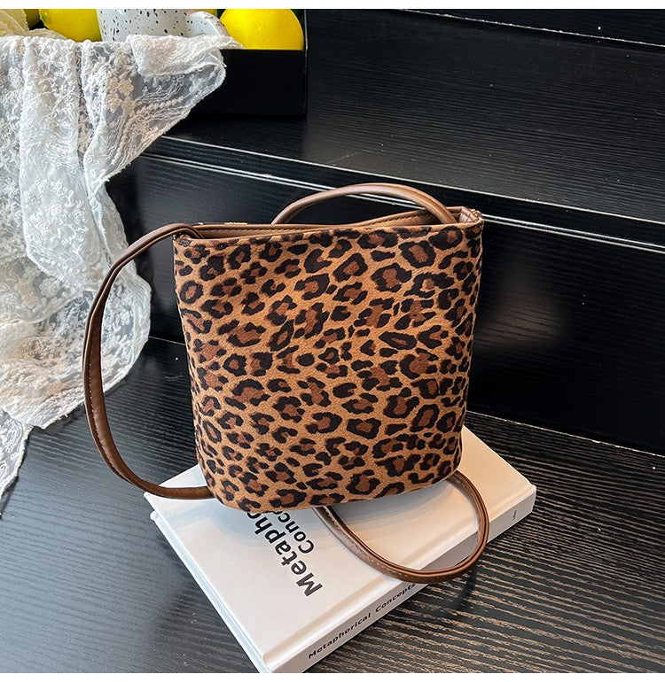 Design PU Suede Leopard Shoulder Bags for Women 2025 New Winter Crossbody Bag Females ?Luxury Handbags and Purses Bucket