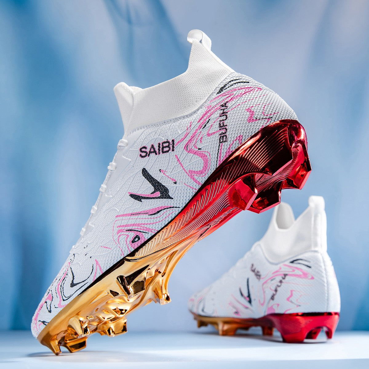 Premium Football Boots Feature Gold Plated Metal SG Studs For Professional Training and Competition Unisex Soccer Cleats