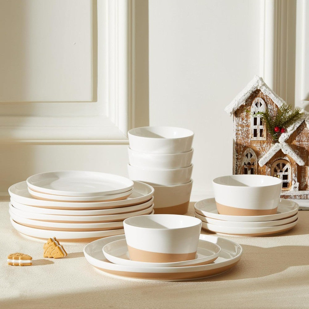 Sweese 18 Pieces Porcelain Dinnerware Set, Modern Dish Set for 6, Hand Painted Kitchen Plates and Bowls Sets, Scratch Resistant