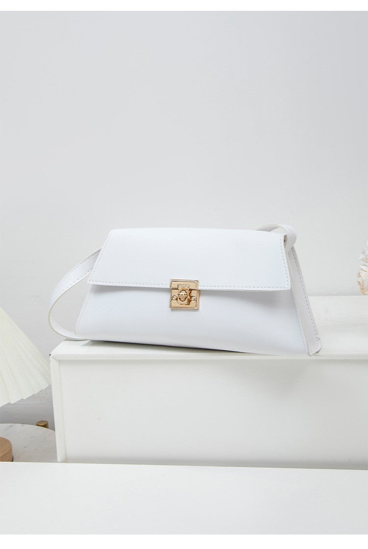 Internet Celebrity Retro Small bag for Women In Autumn and Winter, new trendy crossbody bag, fashionable one shoulder small bags