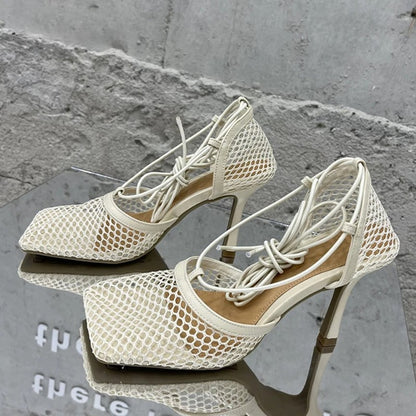 Sandália Scarpin Sexy de Salto Fino com Bico Quadrado Feminina Transpassada de Amarrar Vazada Ocada Vestido Sapatos Zapatos Mujer
