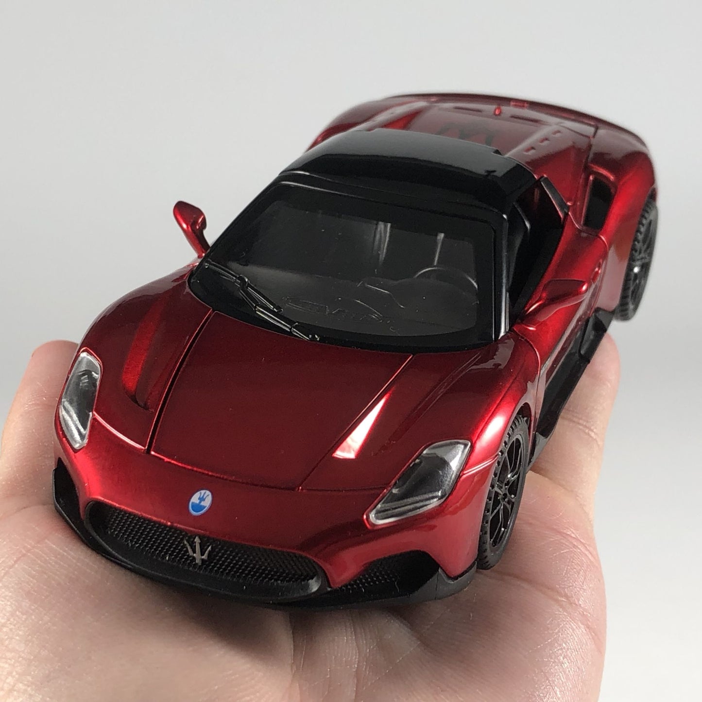 1:32 Maserati MC20 Supercar Alloy Diecast Model Car Boy’s High Simulation Miniature Holiday Present & Home Trendy Ornament Toys