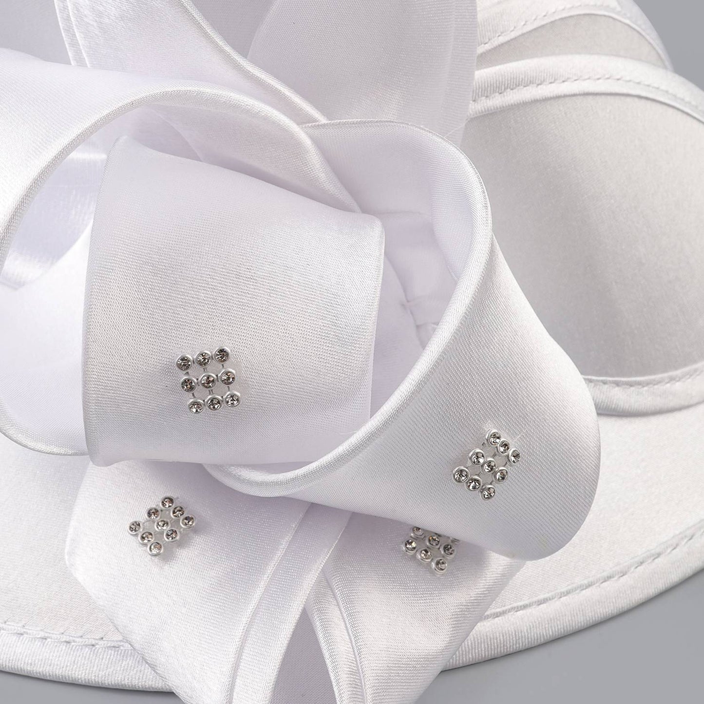 Deluxe New White Church Hat Party Banquet Satin Cloth Photography Hats Premium Chains Formal Hat Flower Top Cap For Women Ladies