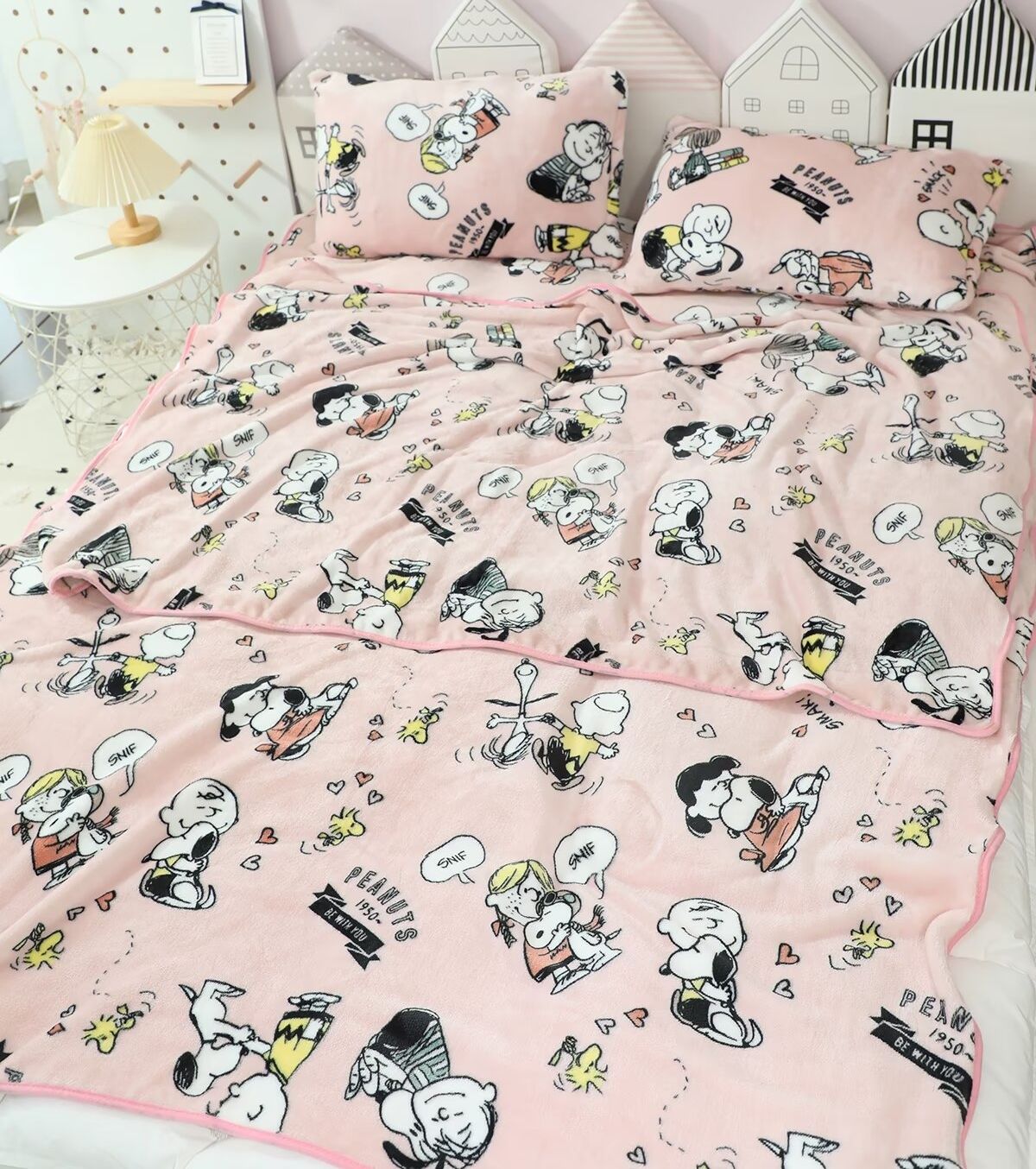 Snoopy Plush Blanket Comfortable Cartoon Snoopy Pattern Printing Flannel Blanket Office Nap Blanket Bedroom Bedspread Girl Gift