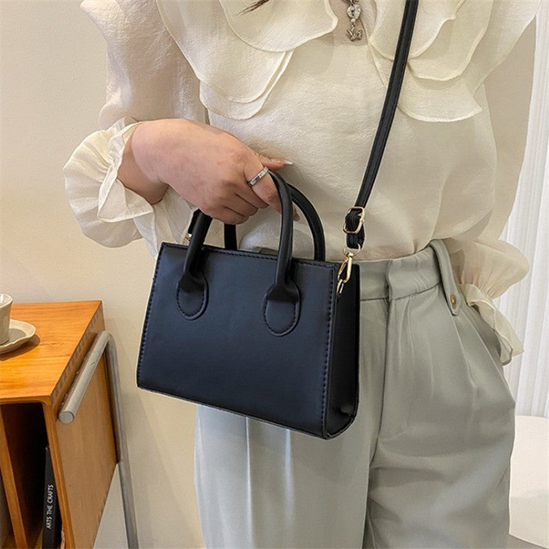 Versatile Black Small Square Bag Fashion Version Simple Tote Bag Women's Daily Single Mobile Phone Handbag Shoulder Cross Bags