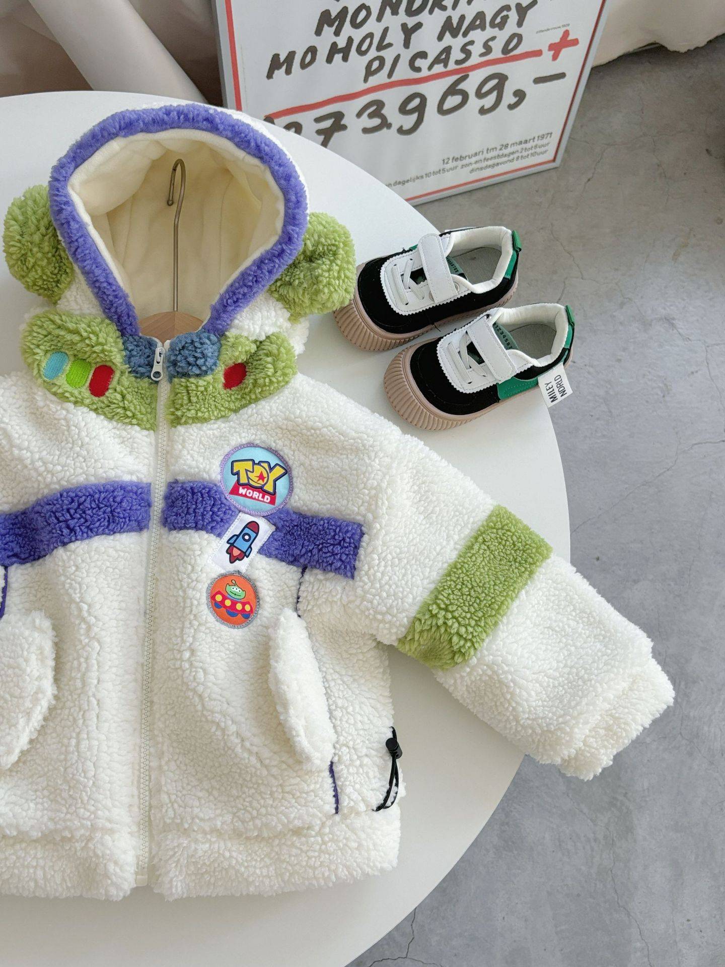 Casaco Infantil de Inverno Disney Buzz Lightyear 90-130cm Novo Bebê Menino Menina Desenho Animado Forro Polar Textura Engrossada Bloco de Cores Casaco com Capuz