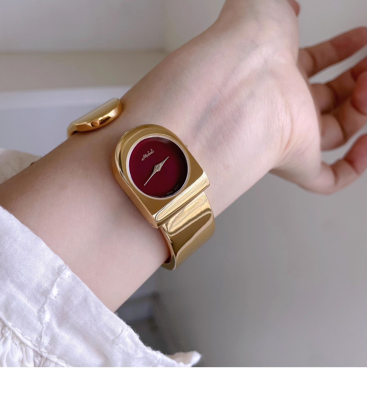 Luxury Women's Quartz Watch Simple Design Gold Delicate Bracelet Clock Gift Stainless Steel Women's Watch