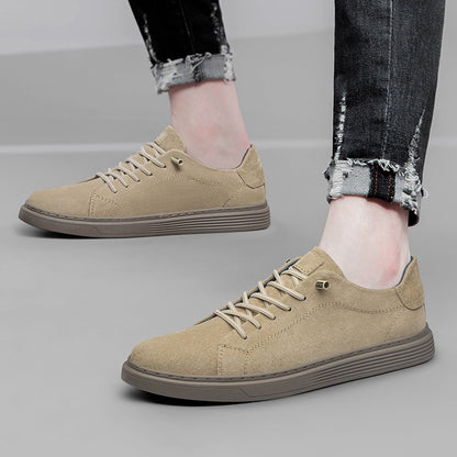 Novo sapato masculino casual de camurça com cadarço, respirável e confortável para caminhada, antiderrapante e resistente ao desgaste, sapatos baixos