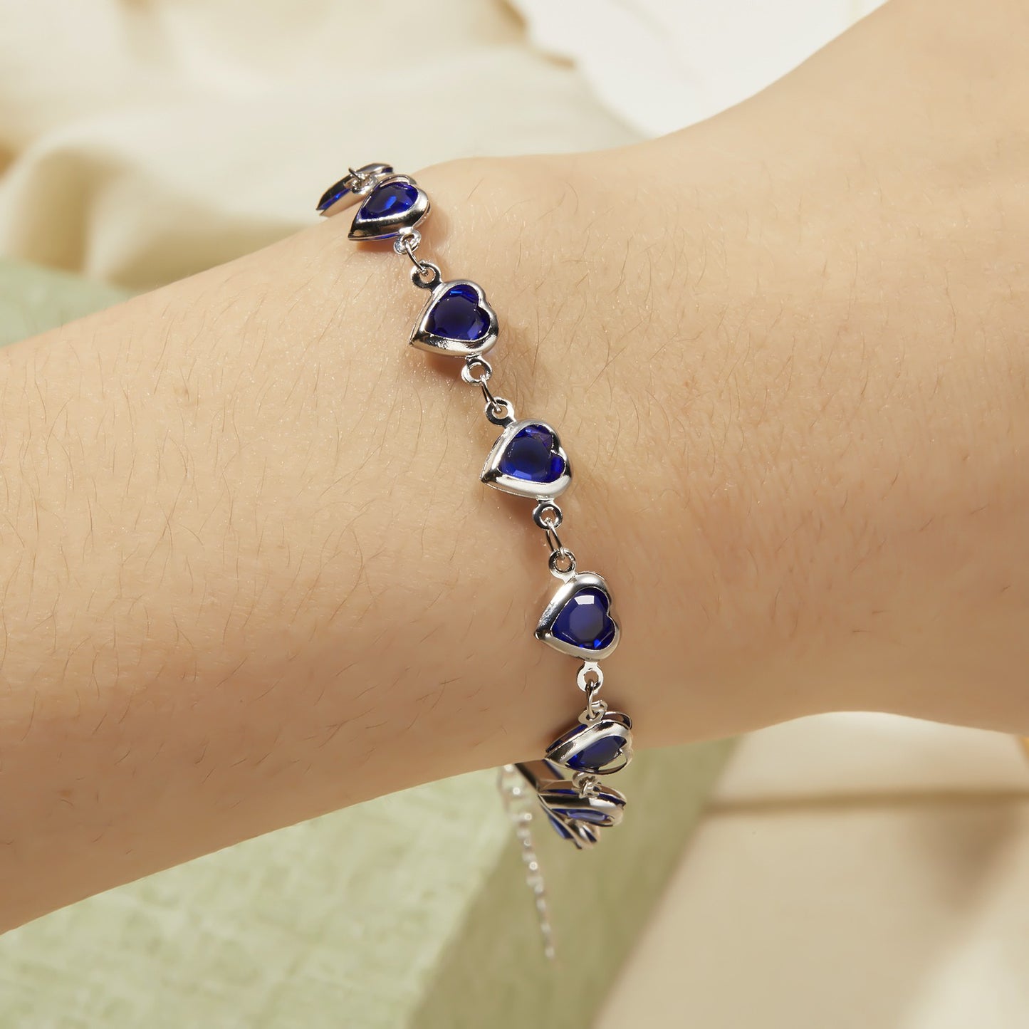 Pulseiras elegantes de corrente de metal com zircônia e cristal vermelho para mulheres, pulseiras coloridas de coração, joias de pulso, presente para festas de casamento e meninas