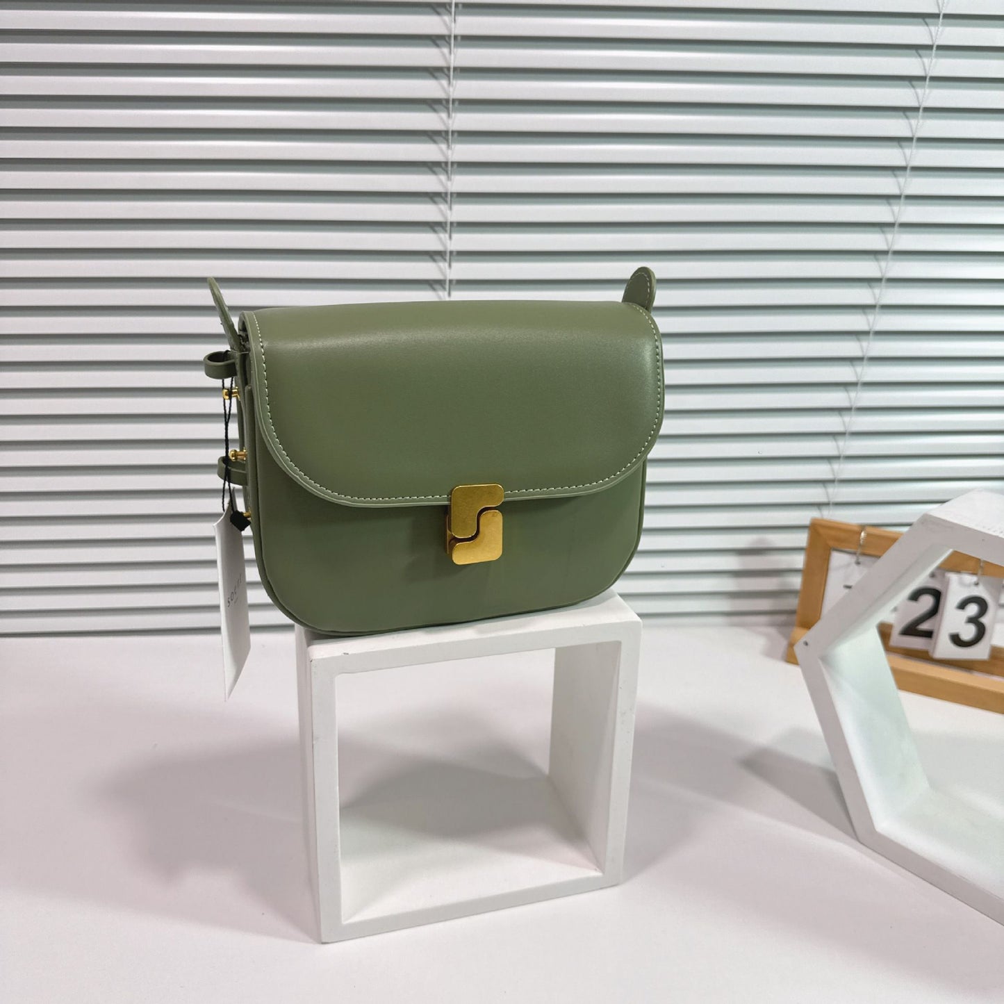 New genuine leather tofu bag for women with a high-end feel, single shoulder crossbody small square bag, commuting bag for women