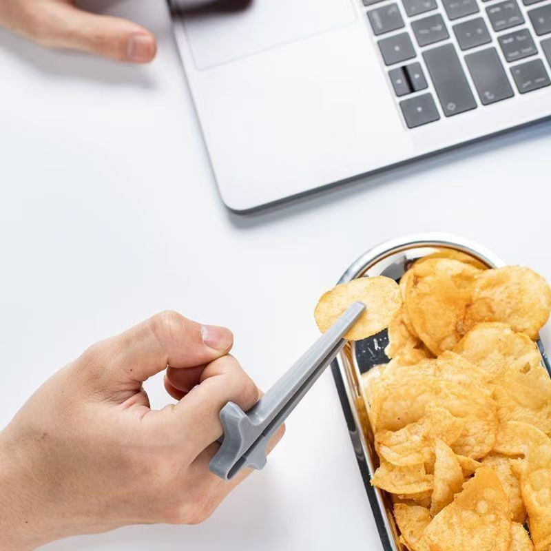 Hashis de dedo, mãos sujas, hashis de lanche, jogar, hashis de dedo, pegador de batata frita para preguiçoso