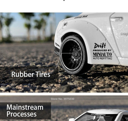 1/32 Escala Liga Fundida Nissan GTR Carro Esportivo Modelo Brinquedo Portas Abertas Fricção Som Música Veículo em Miniatura Presentes para Crianças Coleção