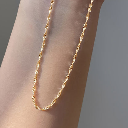 Colar de Corrente Fina de Aço Inoxidável Banhado a Ouro Requintado para Mulheres, Estilo Simples, Gargantilha Feminina