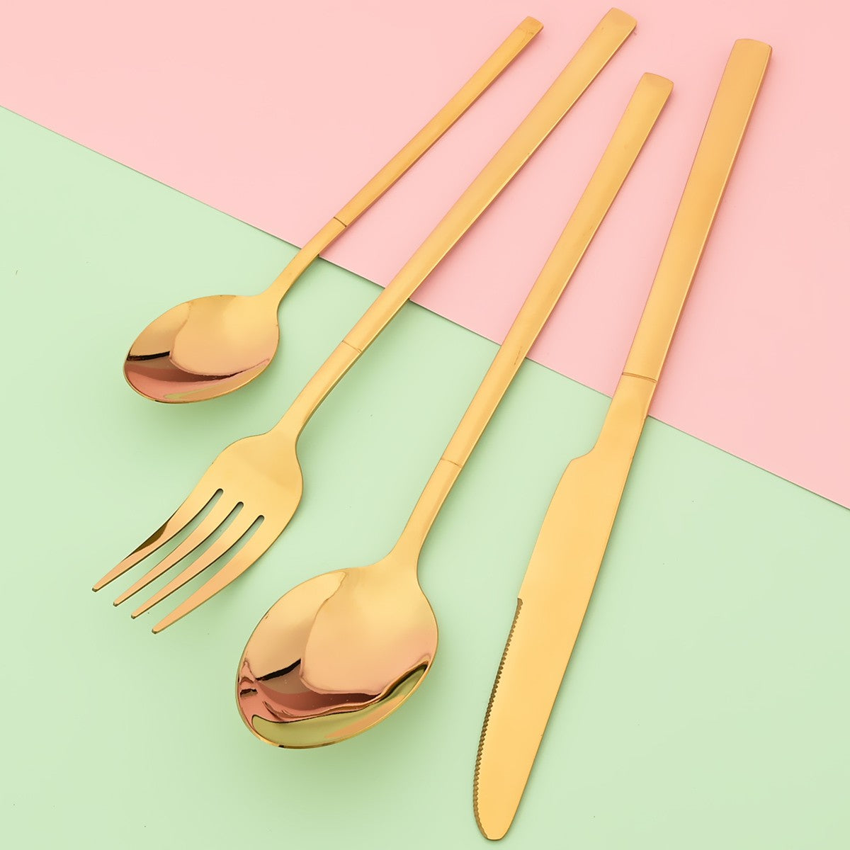 Conjunto de Talheres Ocidentais Dourados de 4 Peças em Aço Inoxidável Garfo Faca Colher de Café Conjunto de Louça Talheres de Cozinha Preteto Prateado