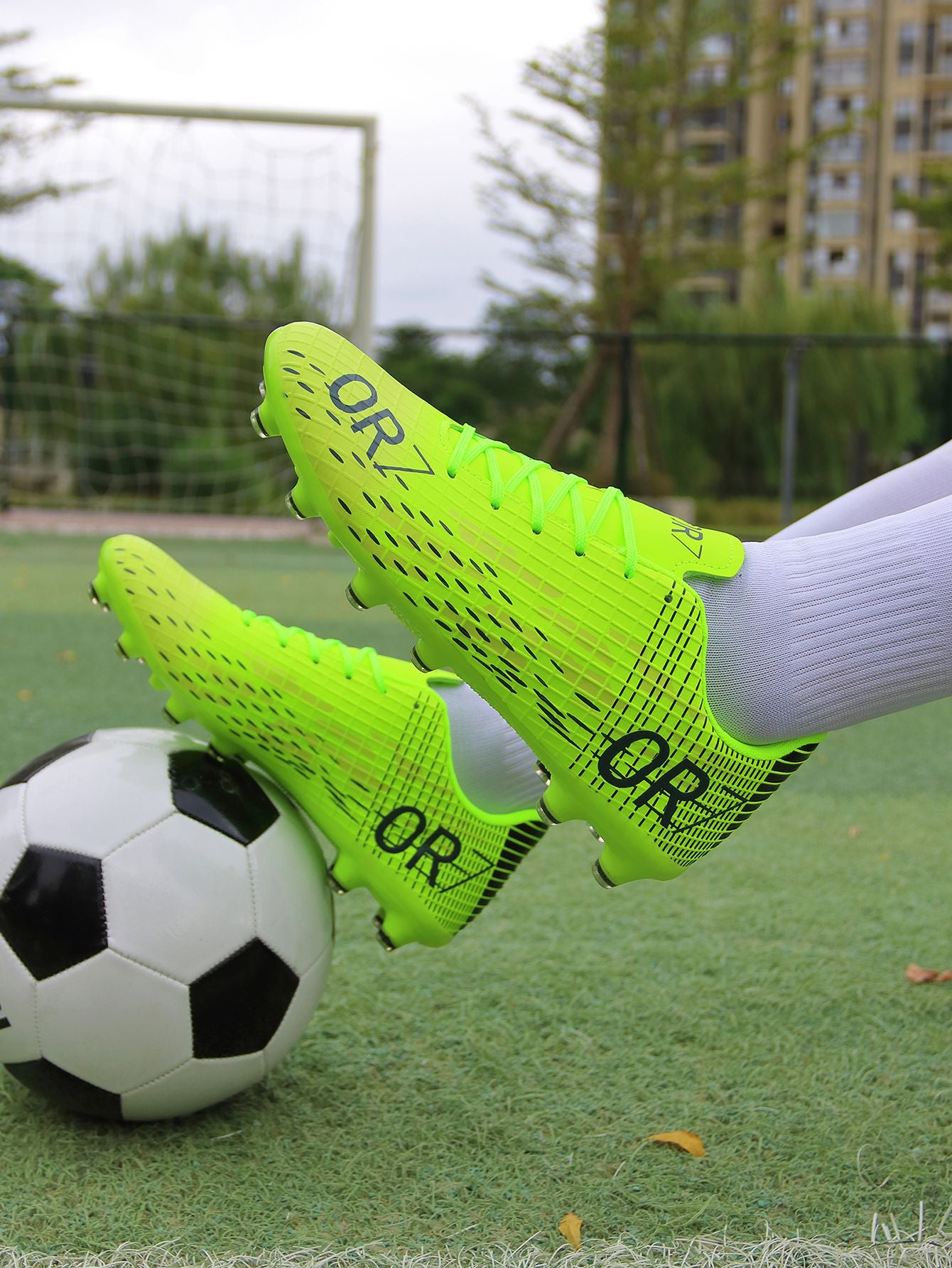 TF/FG Football Field Boots Original Men Women Studded Football Shoes Turf Match Ultralight Soccer Shoes Cleats Unisex Resistant