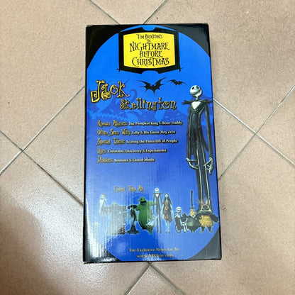Coleção de Brinquedos 25º Aniversário: Boneco Articulado de Luxo Jack Skellington de O Estranho Mundo de Jack com Cabeças Intercambiáveis