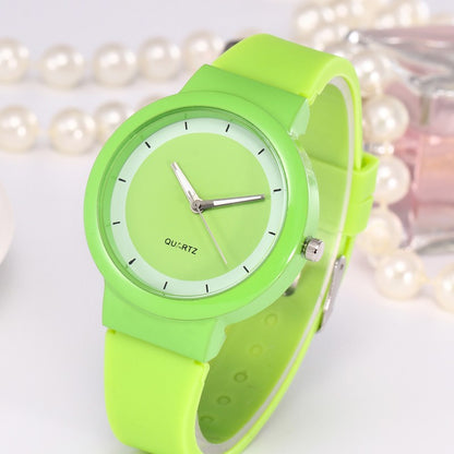 Cross border New Geneva Simple Casual Candy Color Silicone Watch Fashion Male and Female Student Couple Performance Goods