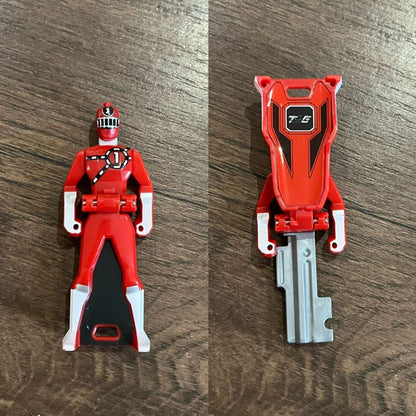 Bandai Autêntico Kaizoku Sentai Gokaiger Me Ranger Key 35 Crimson Key Set Pb Limitado - Brinquedos de Presente de Aniversário Não Novos