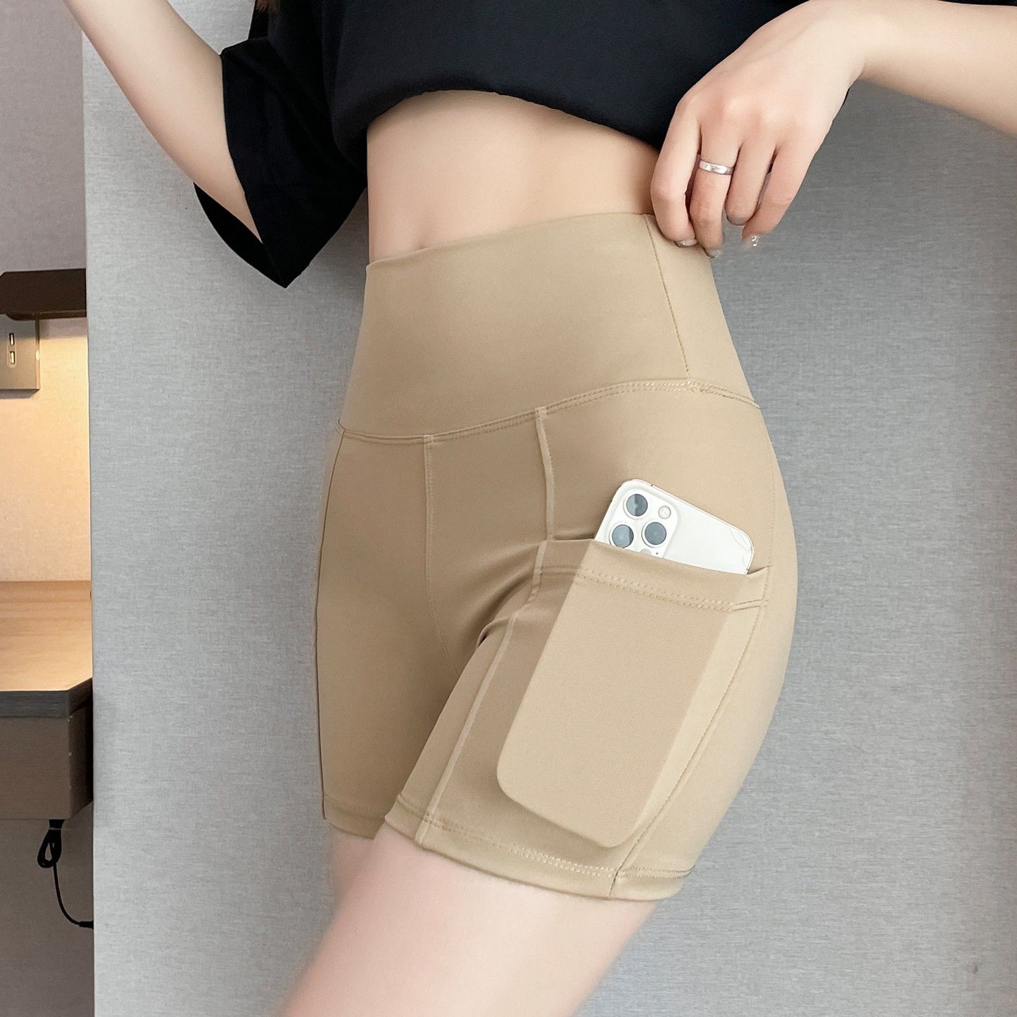 Women Sports Short Yoga Shorts High Waist Breathable Soft Fitness Tight Women Yoga Legging Shorts Cycling Athletic Gym Shorts