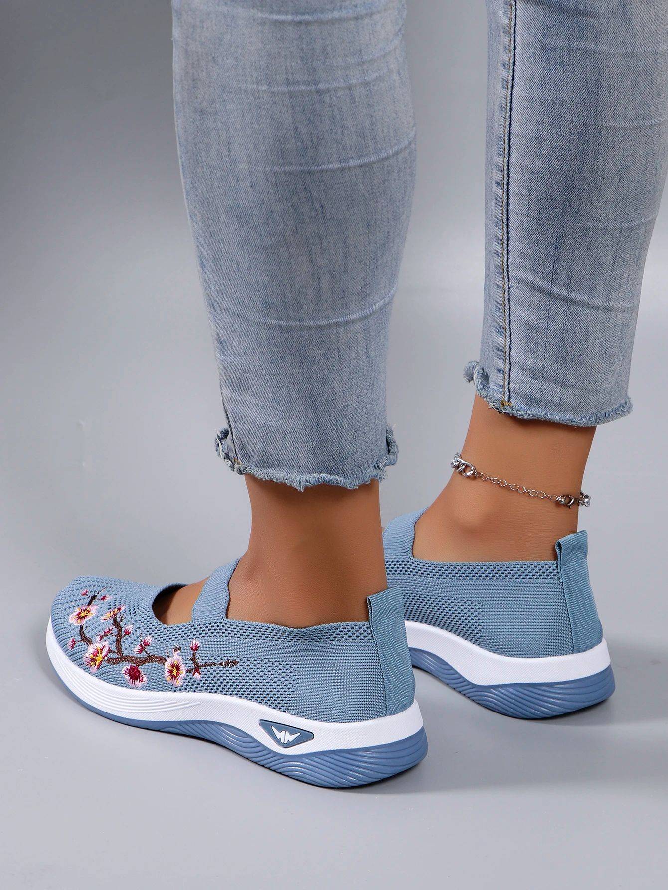 Women's Summer Casual Sneakers - Breathable Mesh Flats for All-Day Comfort