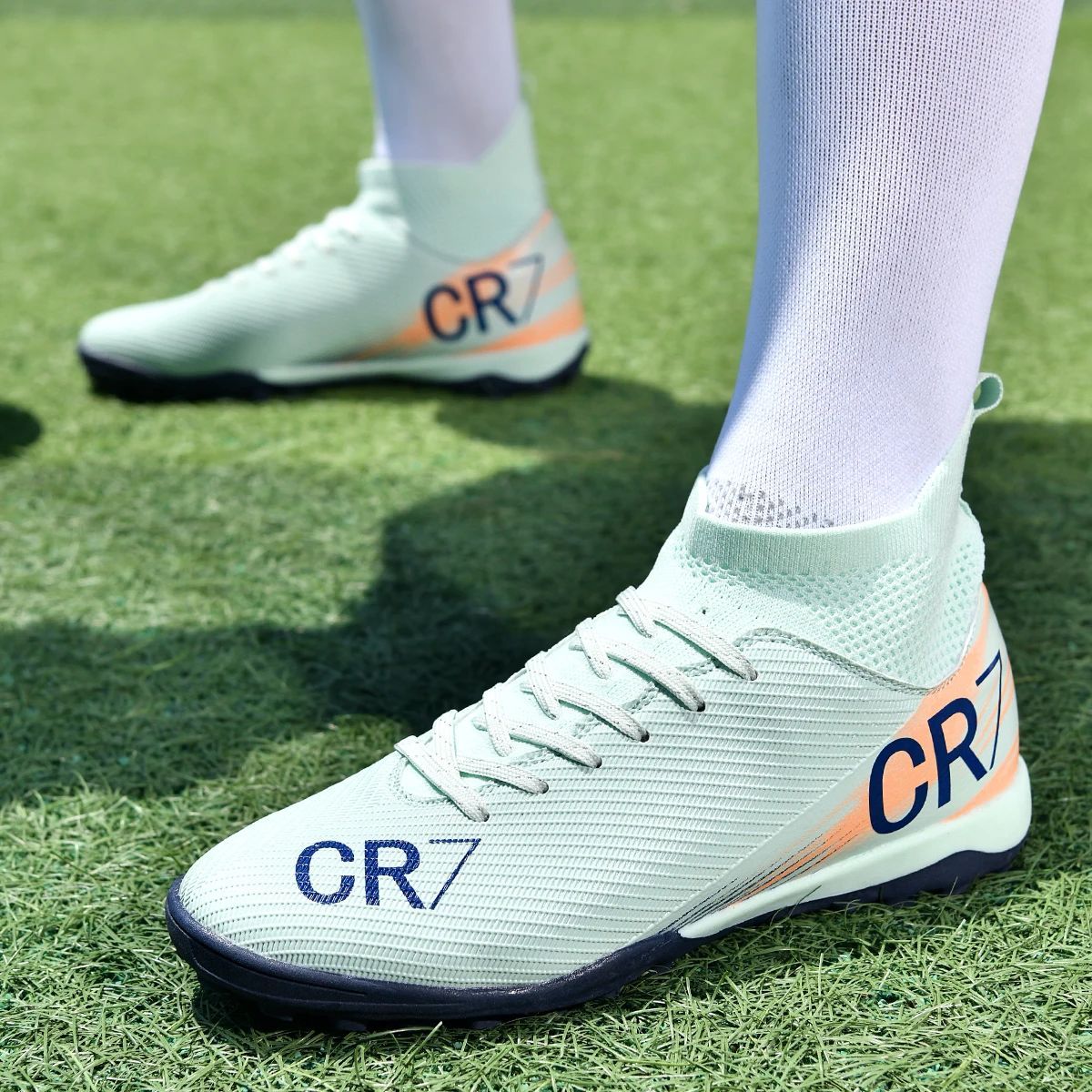 Soccer Shoes Society Cleats Men Sneaker Professional Football Shoes Top Quality Professional Football Field Boots Fast Training