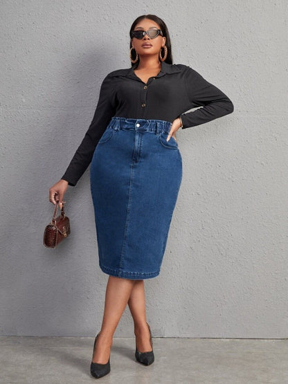 Women's Plus-Size Denim Skirt Is Comfortable, Slim-Fitting and Elegant