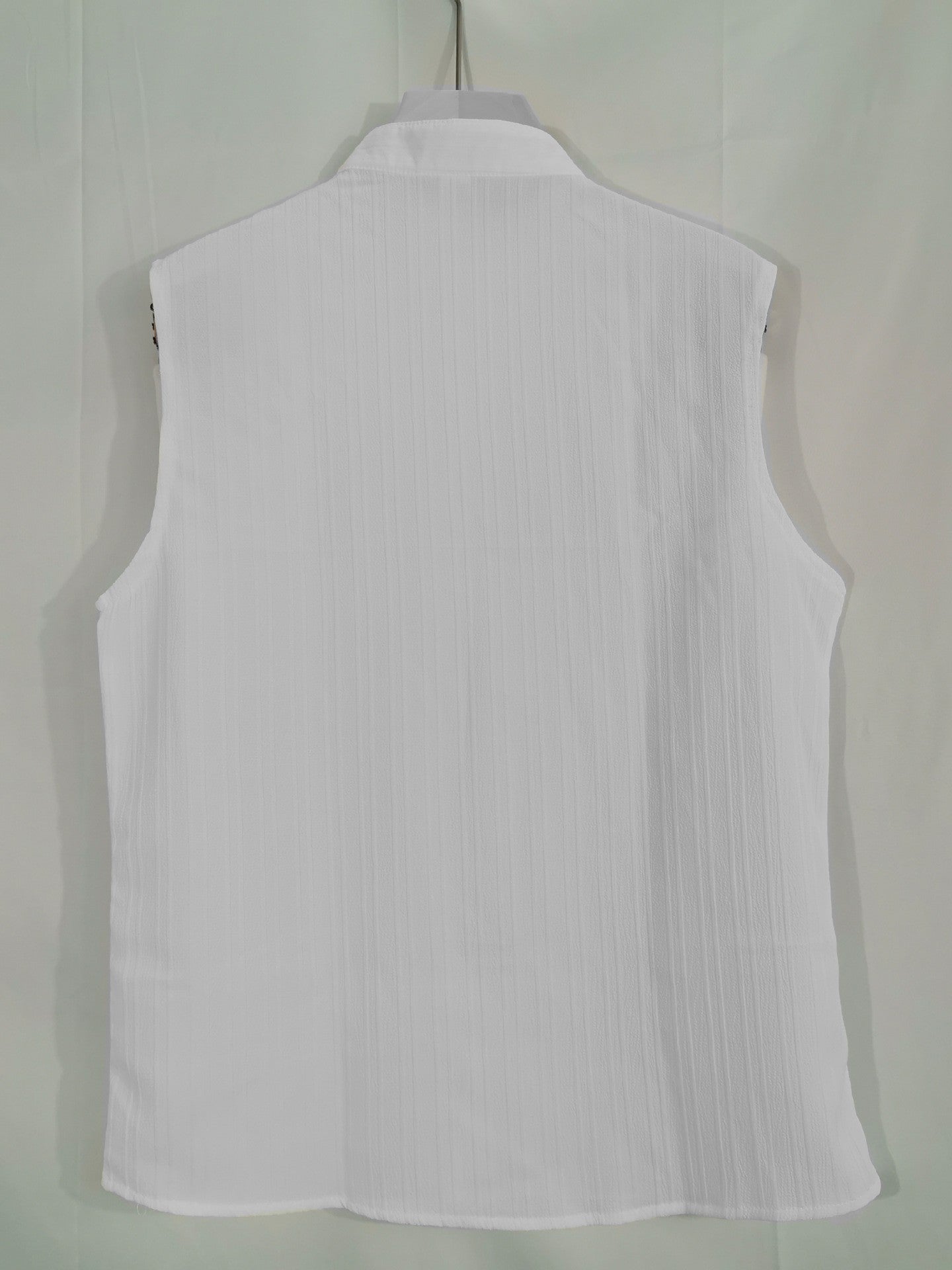 2025 New Summer Casual Fashion Henley Neck Sleeveless Shirt for European Men - Casual Beach Shirt for Leisure Use