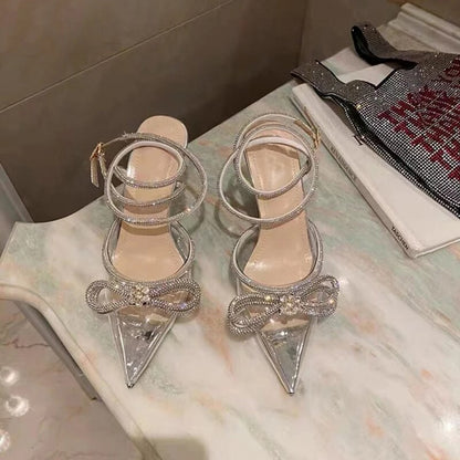 2025 Nova Moda Glitter Strass Sapatos Femininos Bico Fino de Seda com Laço de Cristal Salto Alto Fino com Fivela Sapatos de Festa e Formatura