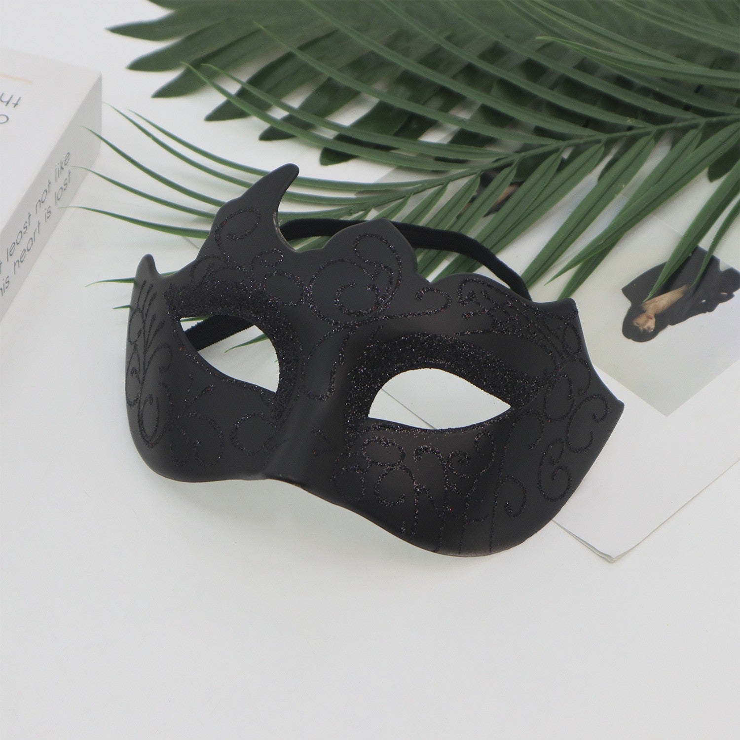 2Pcs Men Women Half Face Masks Couple Masks Sexy Painted Masquerade Mask Wedding Carnival Performance Costume Prom Party Supply