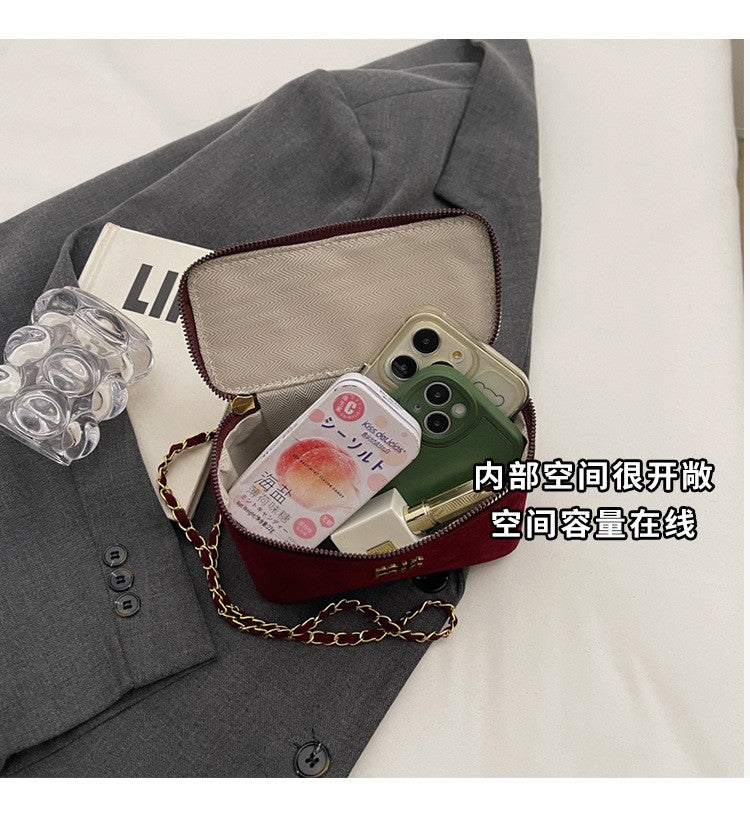 2025 Light Luxury Designer Retro Box Bag Female Korean Version of The Texture One-shoulder Messenger Mini Earphone Lipstick Bag