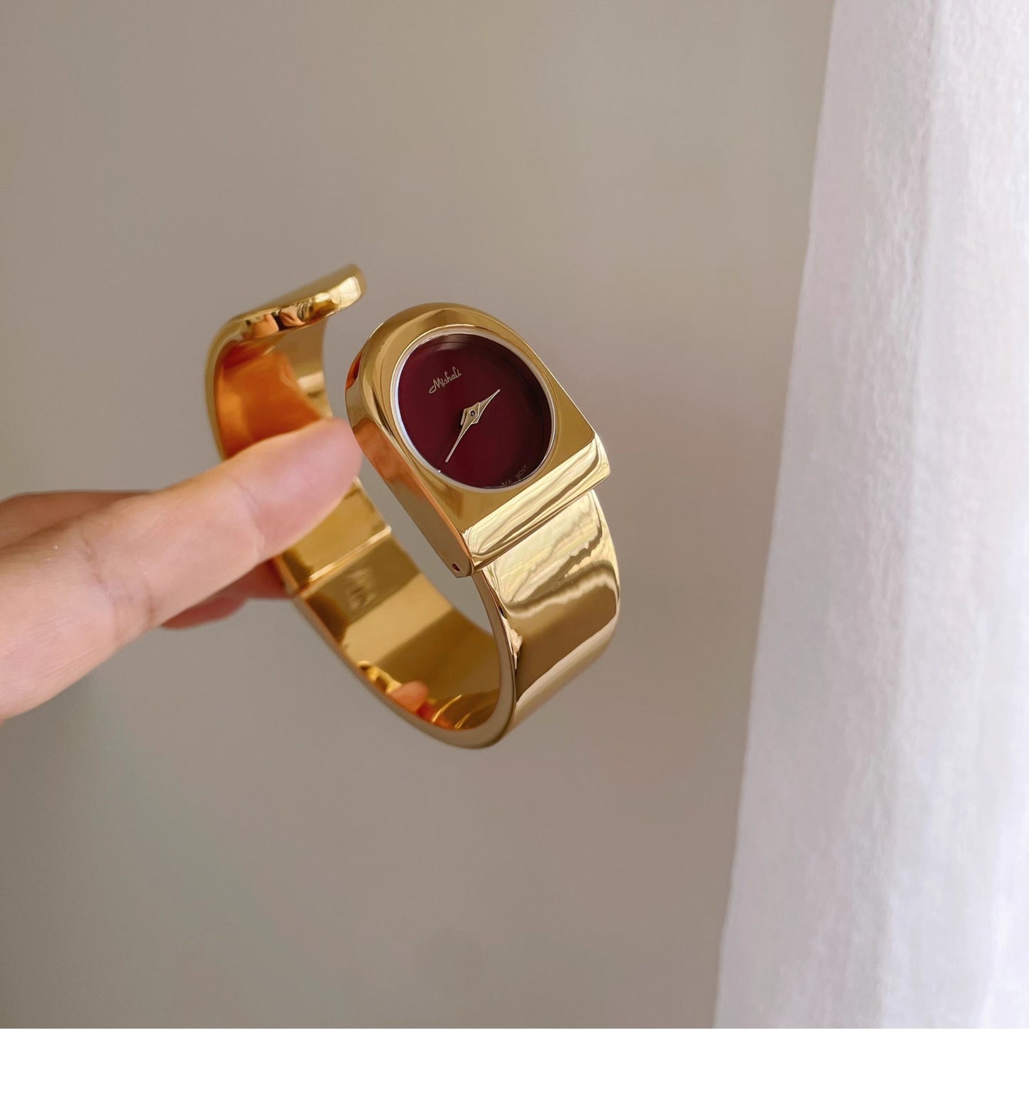 Luxury Women's Quartz Watch Simple Design Gold Delicate Bracelet Clock Gift Stainless Steel Women's Watch