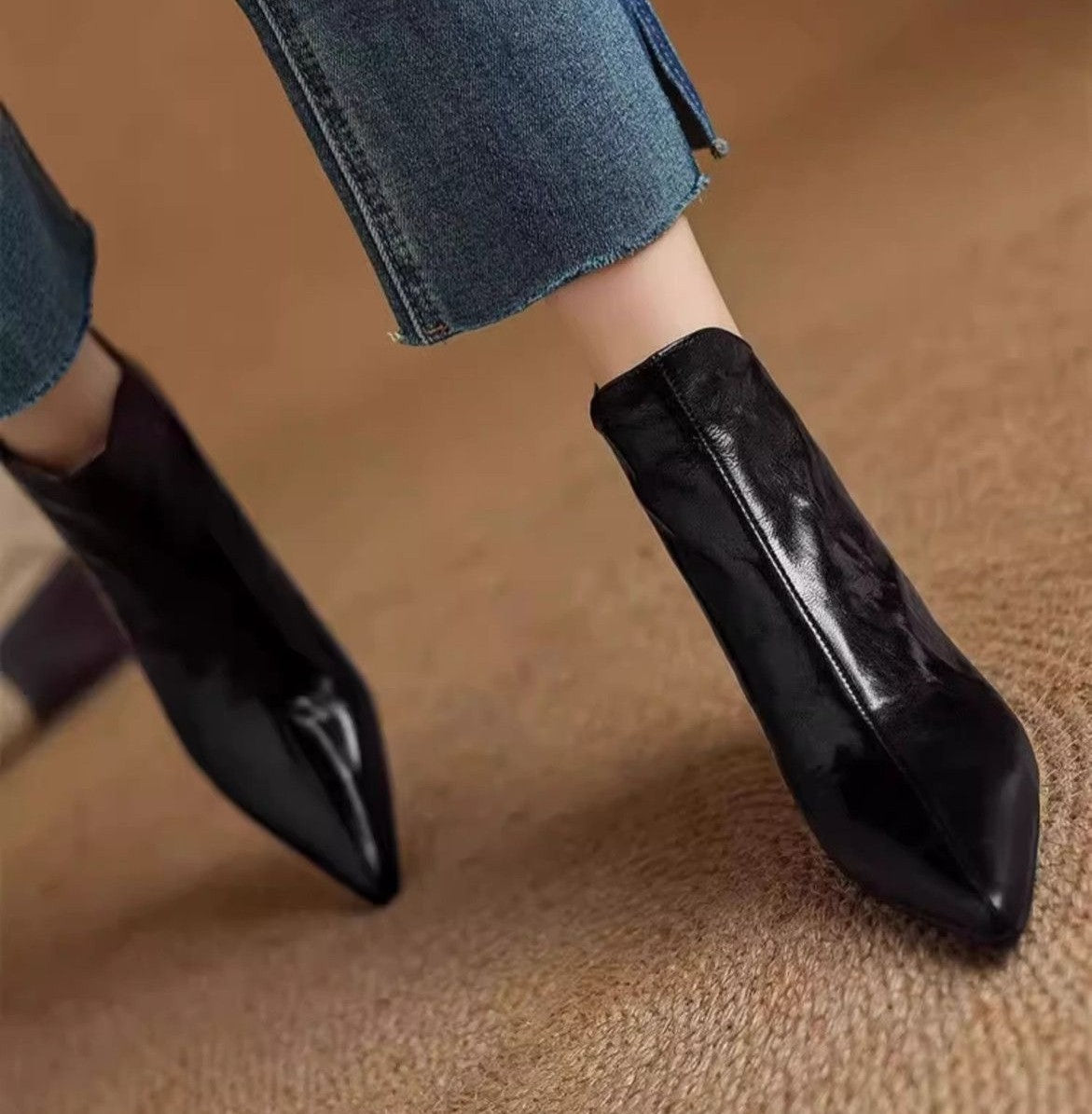 Elegant with Medium Heels Booties Autumn Winter Fleece-Lined Female Short Shoes Pointed Toe Leather Chelsea Women's Ankle Boots