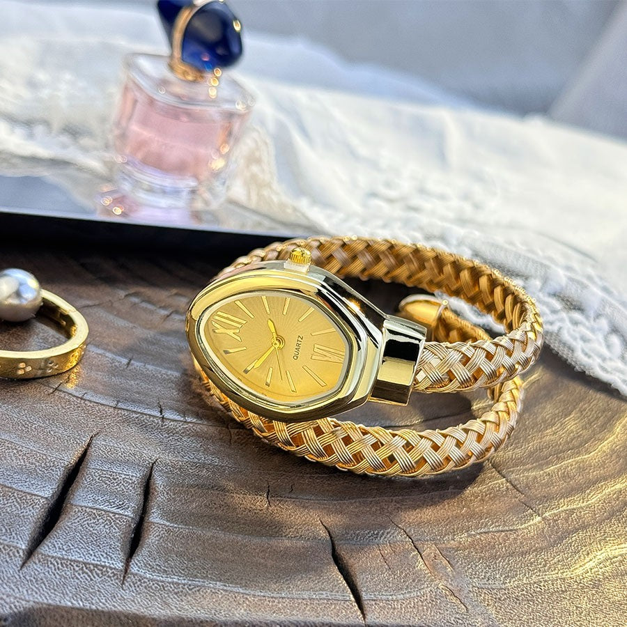 1 Piece Ladies Fashion Quartz Watch Hollow out Steel Band Snake Head Design Unique Personality Trendy Circle Watch