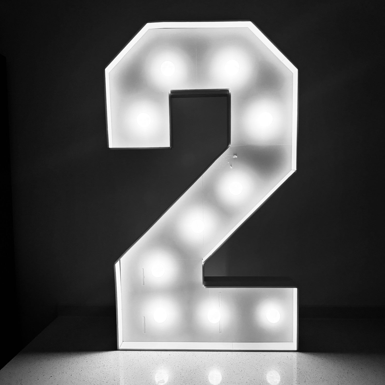 1/2 Pc 73cm/28.7inch Light Up Digital Marquee Frame White Lights KT Board Number 0-9 KT Board With Bracket Party Decorative