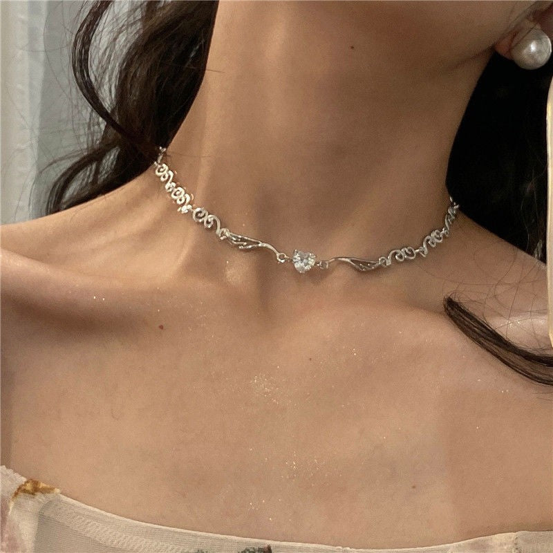 Colares com Pingente em Forma de Coração e Asas de Anjo Cor Prata Zircônia Cúbica 5A Estilo Minimalista Corrente na Clavícula Joias Femininas e para Meninas