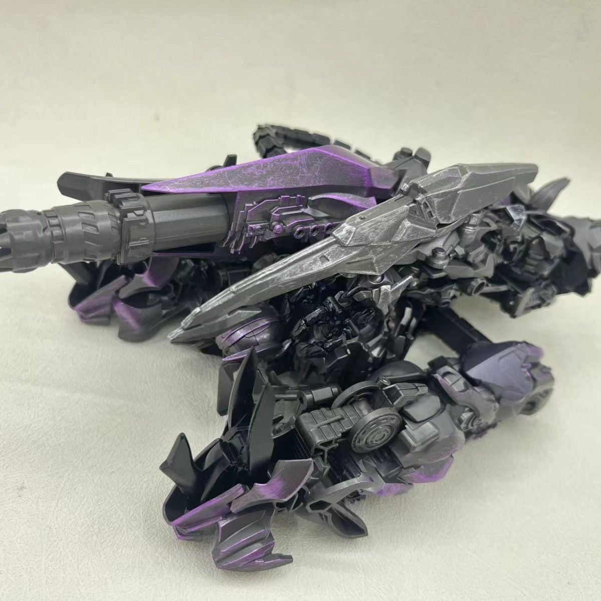 Baiwei Shockwave TW1028 Transformation Toys Sentinel Prime TW1024 Modelo Ironhide TW1026 Robô Bumblebee TW1025 Boneco TW1030