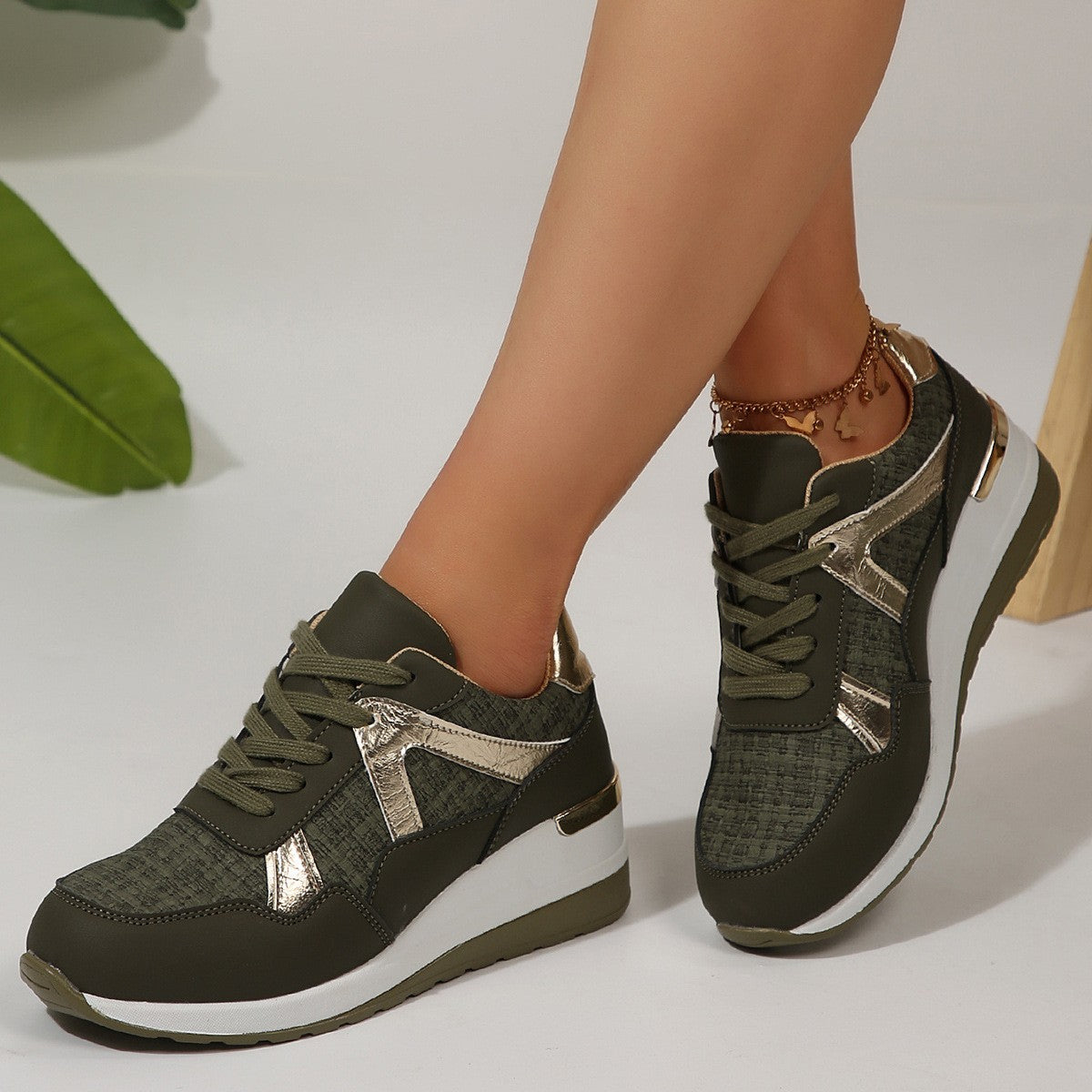 New Big Size Women Sneakers Breathable Lace-up Casual Sneakers Outdoor Lightweight Shoes Women Walking Anti-slip Platform Shoes