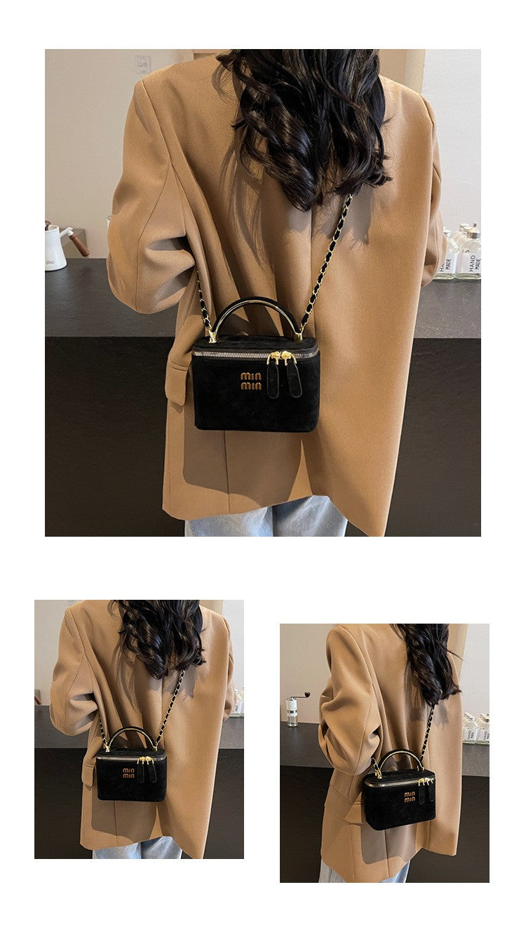 2025 Light Luxury Designer Retro Box Bag Female Korean Version of The Texture One-shoulder Messenger Mini Earphone Lipstick Bag