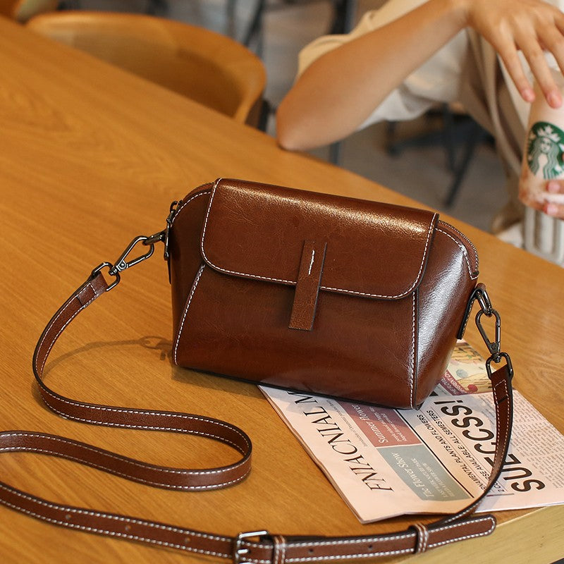 Oil Wax Cowhide Genuine Leather Crossbody Small Bag for Women Fashionable Versatile Shoulder Shell Handbag Lady Casual Phone Bag