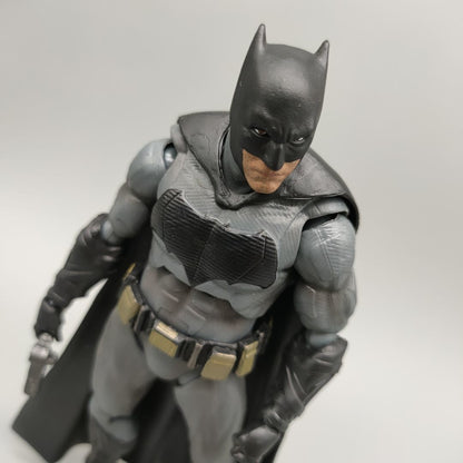 DCC Collectibles DawnofJustice BVS Bat-Hero 6" Figura de Ação Avulsa