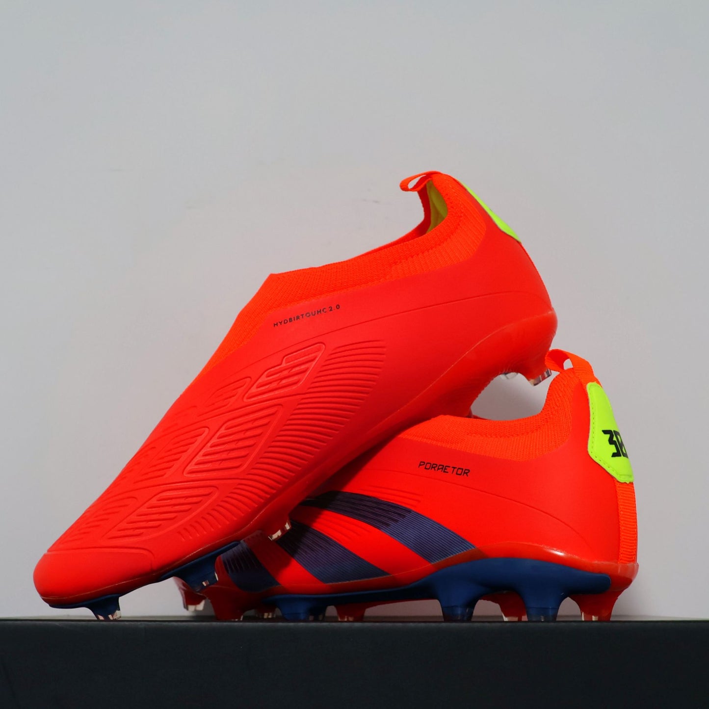 2282FG Slip-on Men Boy Soccer Shoes FG/TF Football Boots High Ankle Cleats Training Sport Sneakers Football Shoes eur 35-46