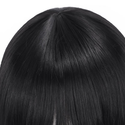 O artista de perucas para cosplay, como Qiao Ling, agente da Cao Tai Time, tem um penteado de flor de pera preta e uma peruca de fibra sintética.