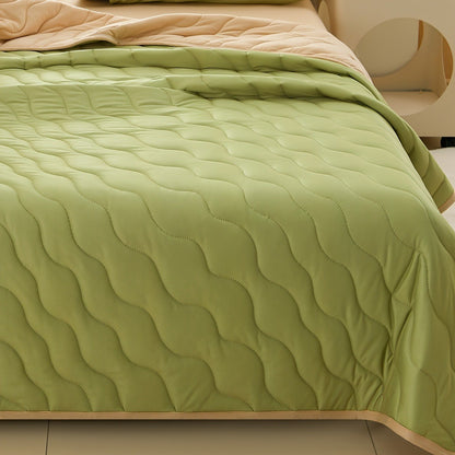 Cozy Floral Flannel Throw Blanket Soft Machine Washable All-Season Comfort with Cute Pink Strawberry Flower Design