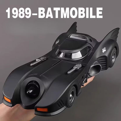 1:24 Scale 1989 Batmobile Sports Car Alloy Miniature Model Metal Diecast Vehicle Sound Light Plaything Decoration Gifts for Kids