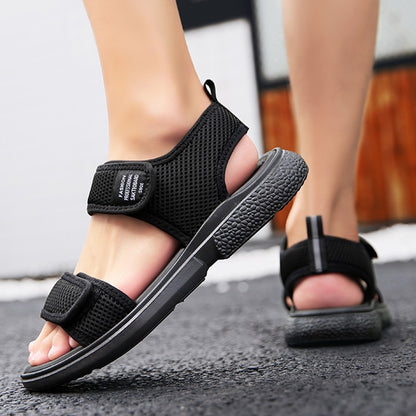 A Pair of Summer Non-Slip Men's Sandals, Casual Outdoor Soft-Soled Business Beach Shoes, Simple and Versatile Men's Shoes
