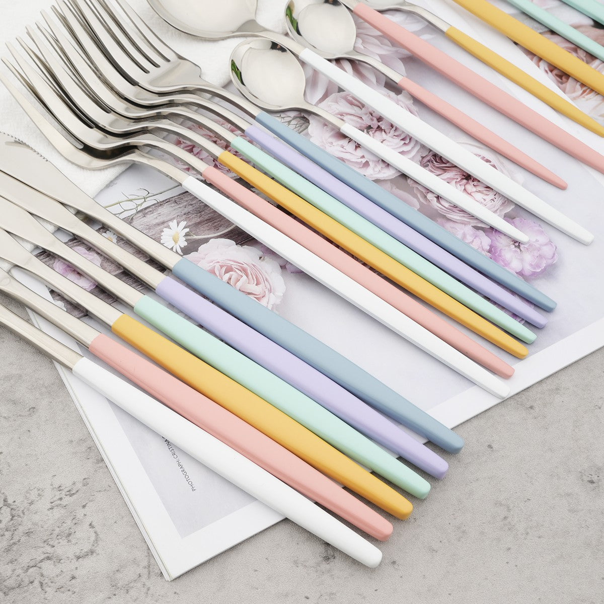 24Pcs Dinnerware Set Stainless Steel Tableware Knife Fork Tea Spoon Cutlery Set Multiple Colour Silverware Kitchen Flatware Set