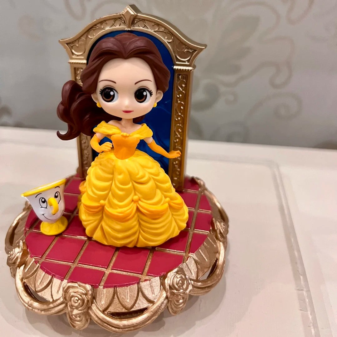 Em estoque Bandai Disney Anime Qposket Personagens Belle Story Series Bonecos de Ação Colecionáveis Brinquedos Presentes de Aniversário